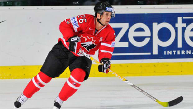 Martin St. Louis Replaces Steven Stamkos on Team Canada